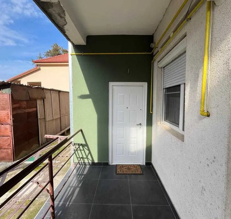 BRASADAS vinde ap 2 cam renovat - Cartierul Funcționarilor.