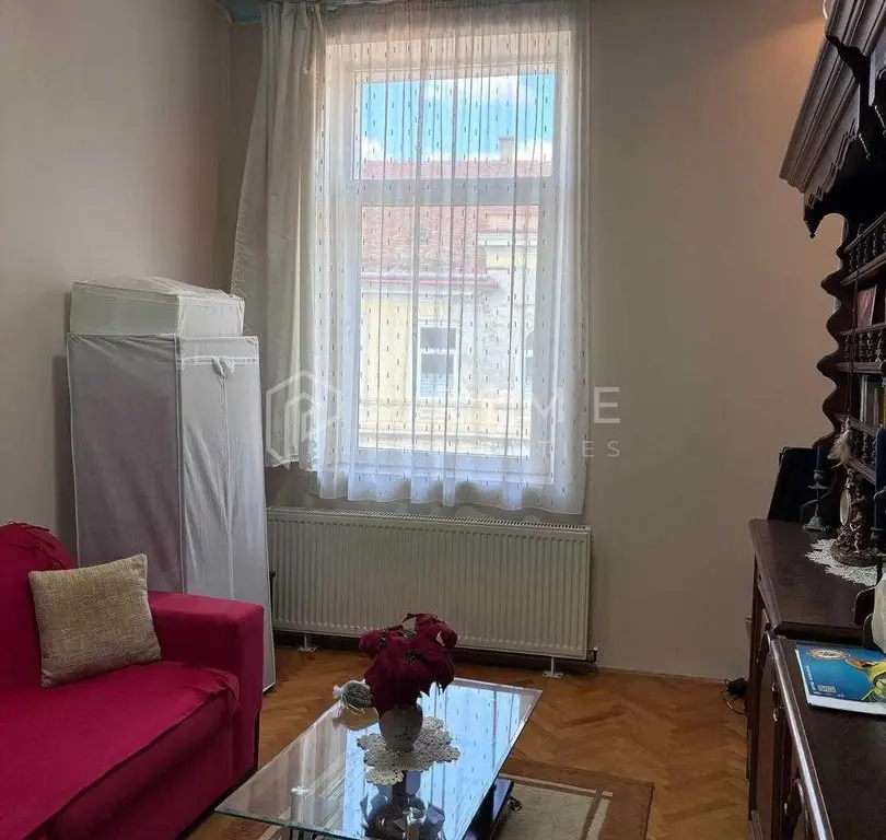 Apartament 3 camere, 80 mp, Ultracentral – Etaj 1, Tavan Înalt (3,9 m)