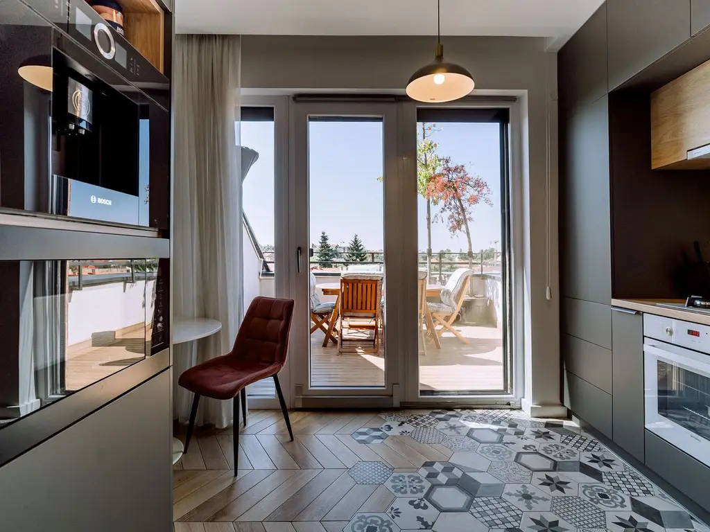 Penthouse 4 camere, ultracentral, Oradea. 800 000 E. Comision 0
