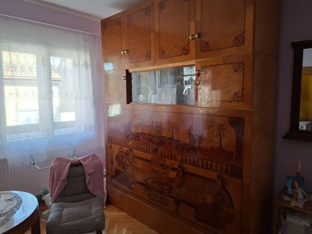 BRASADAS vinde casa individuala cu 7 camere in CENTRU.