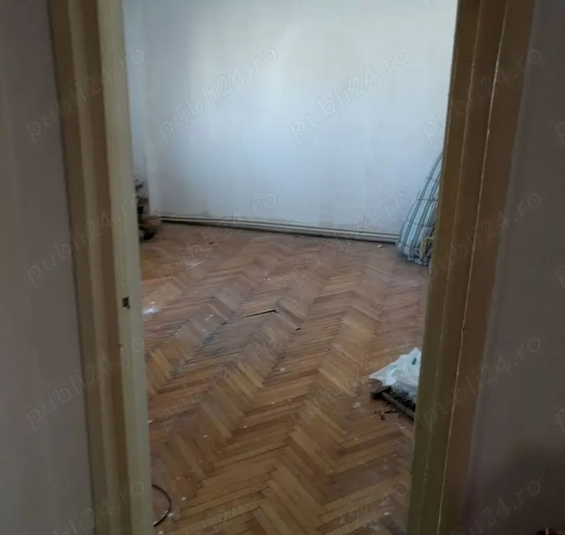 BRASADAS vinde ap 4 cam în Micro 16 la etajul 10/10.