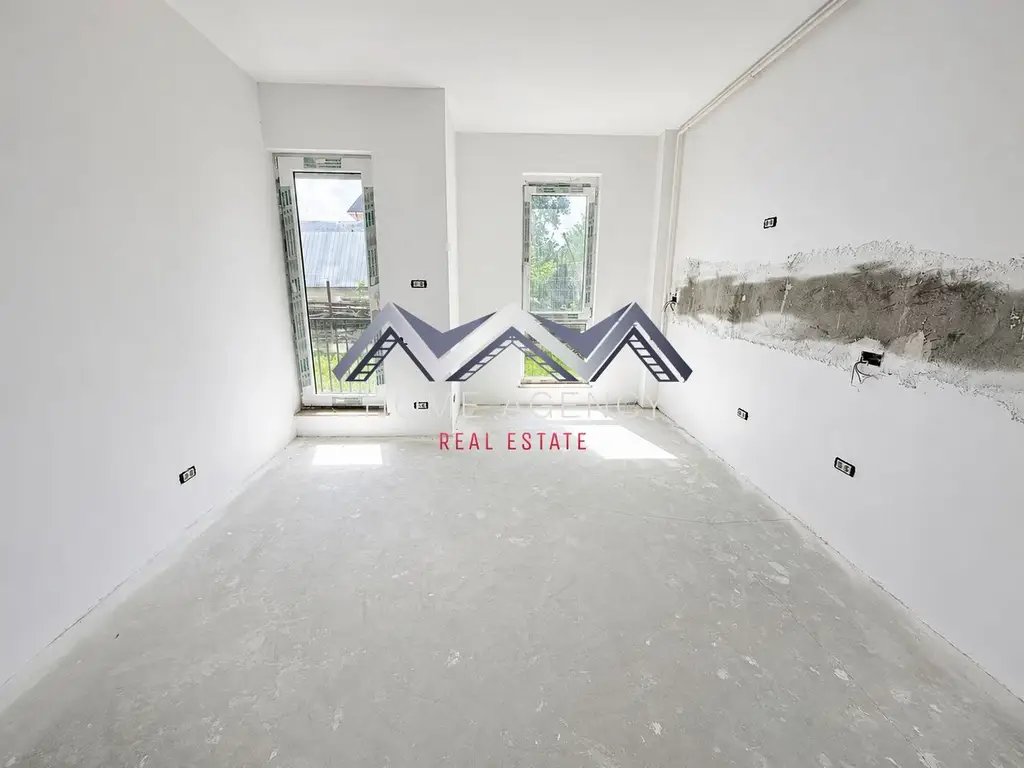Apartament 2 camere + curte 110 mp Otopeni central
