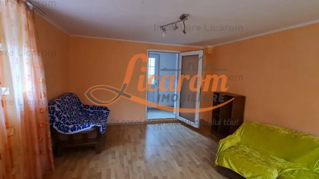 Casa individuala cu 2 apartamente, 6 camere,teren 403 mp,ASTRA.