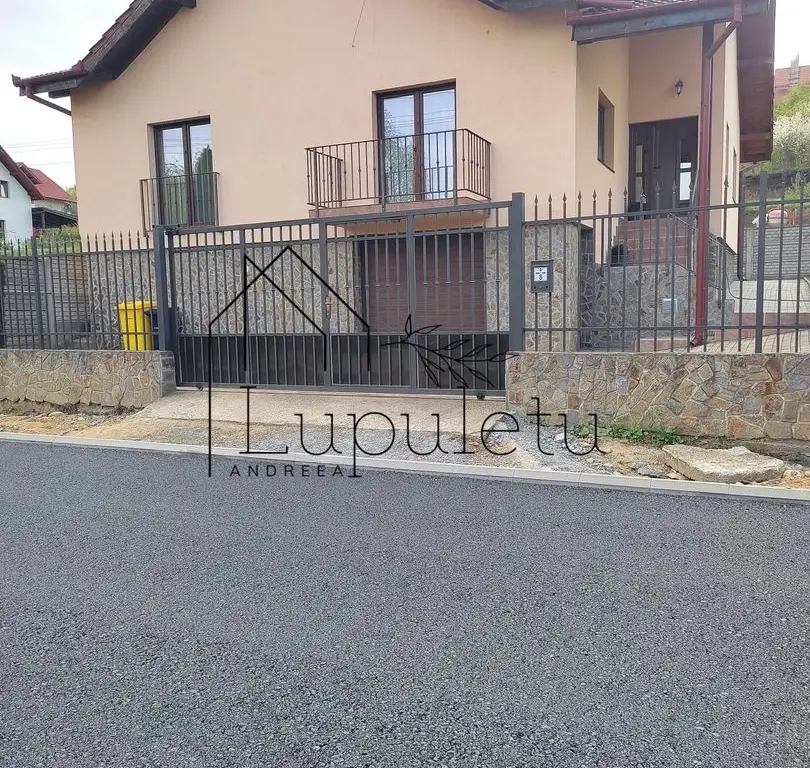 Casa de Vanzare | Individuala | 5 Camere |  184 MPU | Sura Mare