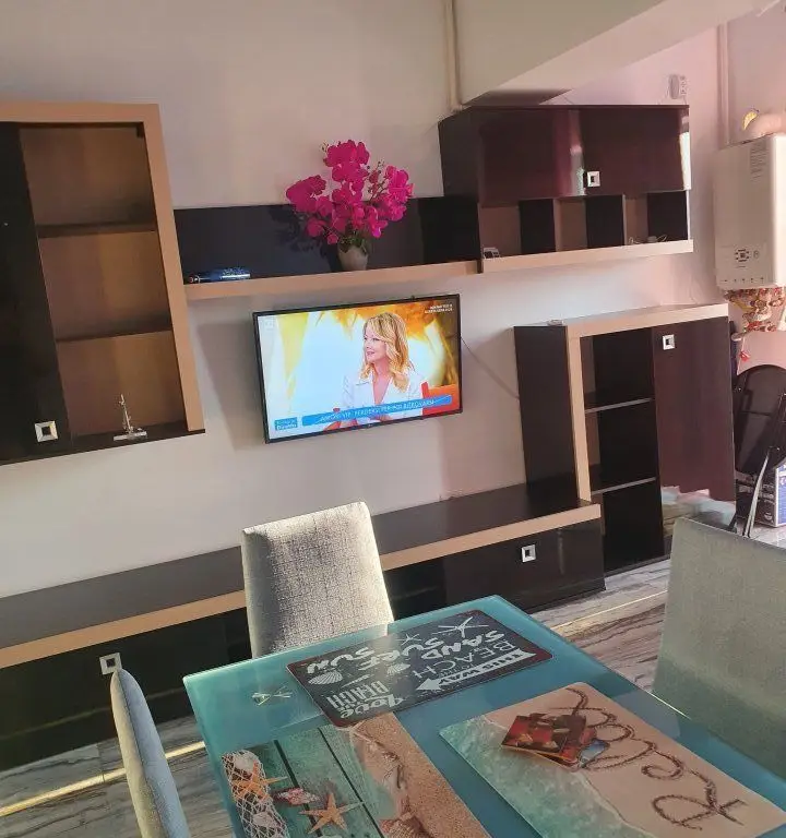 Studio in prima linie 32 mp Et. 5/6 An 2000 Mamamia Zev Mediteraneo