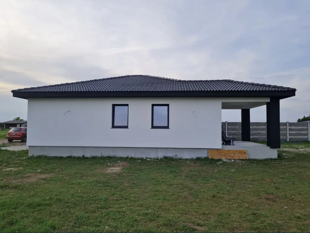Vand casa Strada Odoreului,cartier Giulia!
