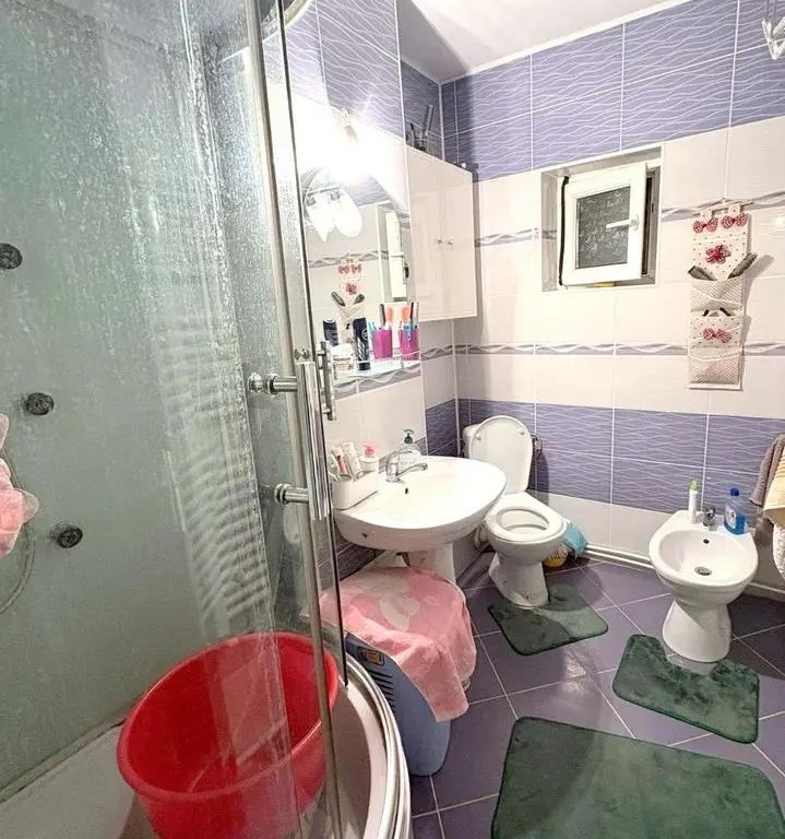 De vanzare apartament cu 3 camere I. C. Frimu, 70.500 euro