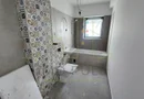 Decomandat. Etaj 1. Bucatarie inchisa.