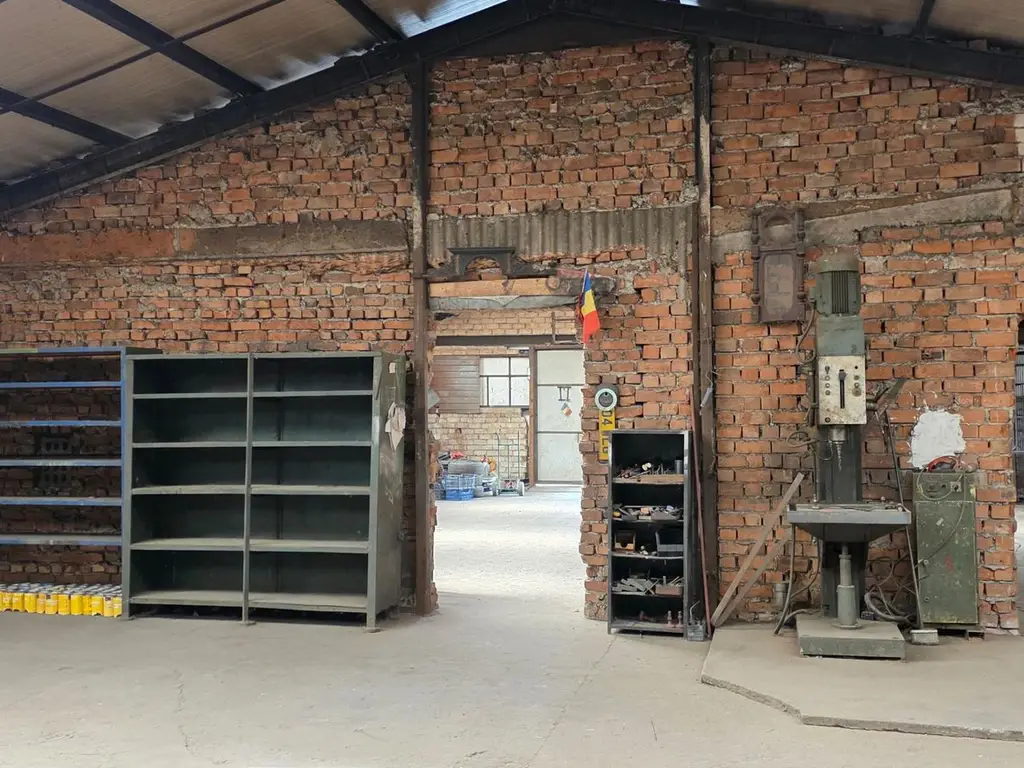 Hală de închiriat Sector 3 – Șos. Industriilor – 290 mp