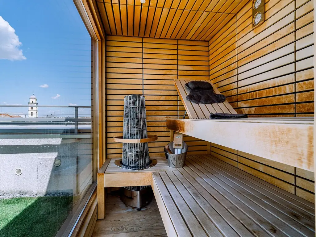 Penthouse 4 camere, ultracentral, Oradea. 800 000 E. Comision 0