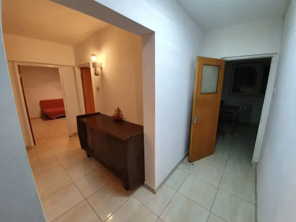 Ap.  2 cam. 65 mp de inchiriat,  Et. 8 Dristor 1 min.-metrou