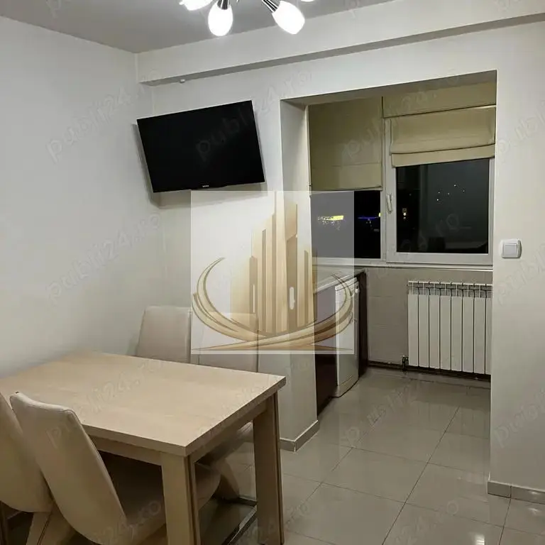 Apartament 3 camere, decomandat, zona Lunei
