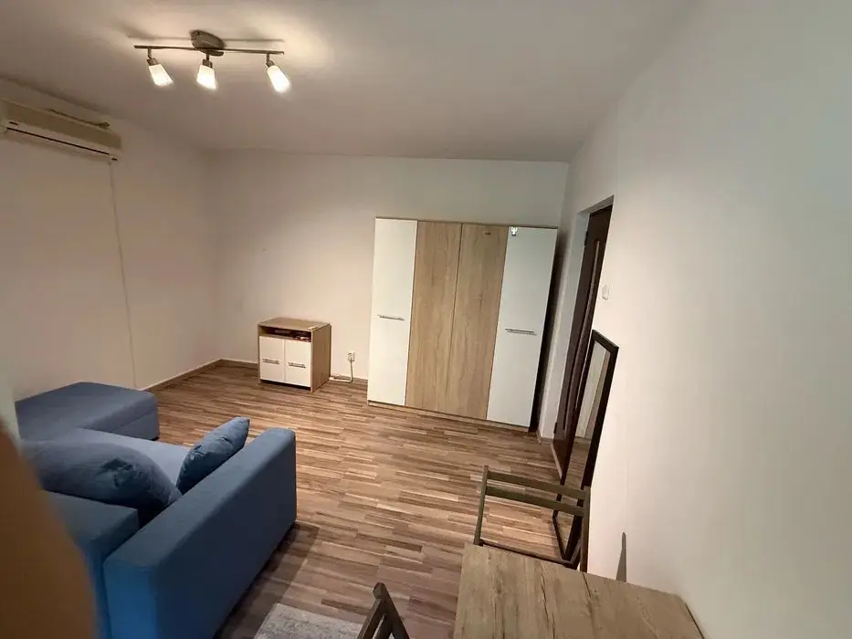 Apartament de Vanzare - 2 Camere - Aparatorii Patriei - 50 mp
