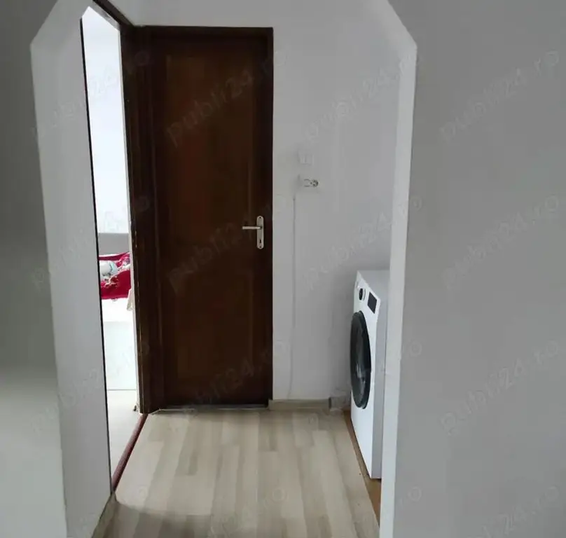 BRASADAS vinde ap 3 cam etaj 3/4 Micro 16.