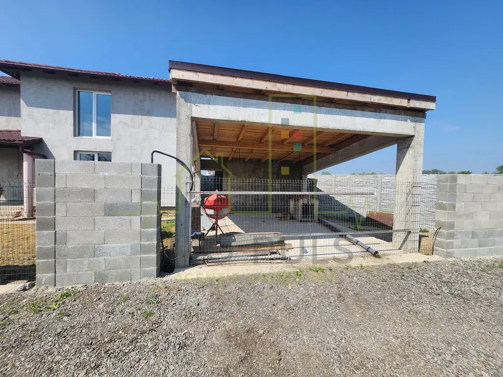 Casa individuala. 660 Teren. Ghiroda. Carport.