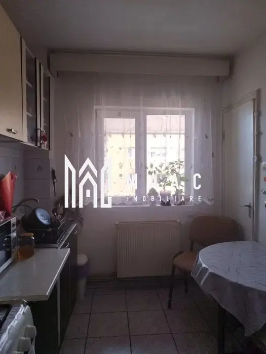 Apartament 3 camere | Balcon | Pivnita | 70MP | Vasile Aaron