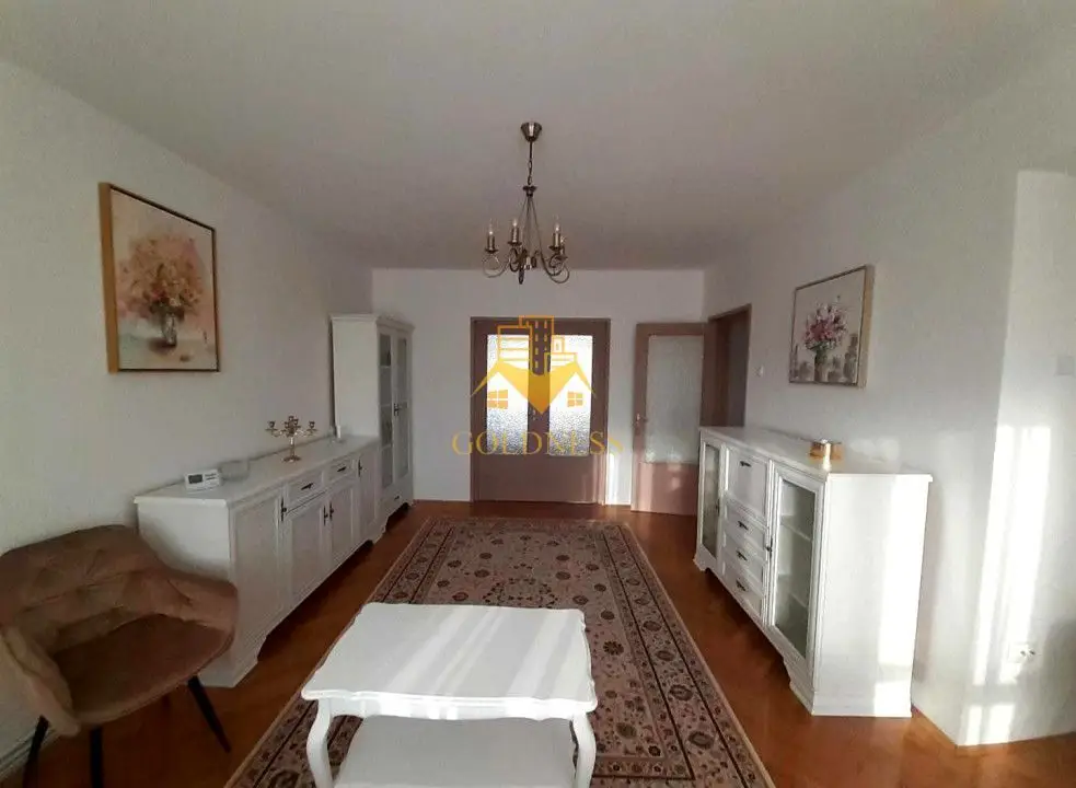 3 camere decomandate, Piata Cipariu, Andrei Muresanu, Zona Muscel