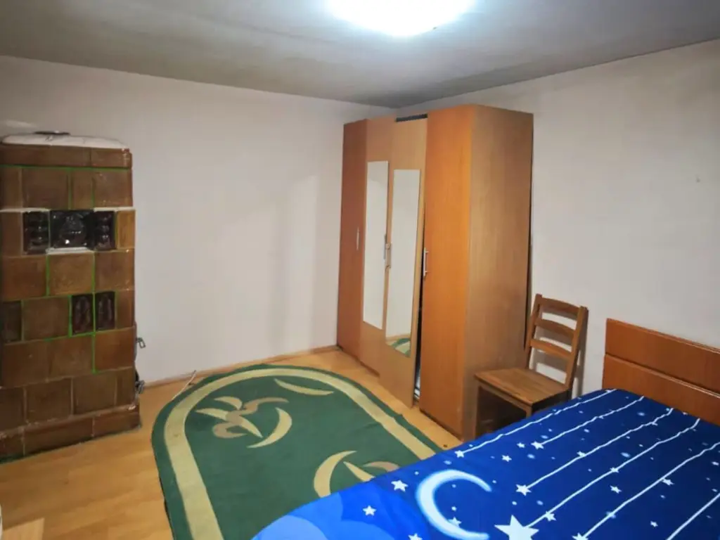 Se oferă spre vânzare casă 3 camere individuală la curte zona Salaj