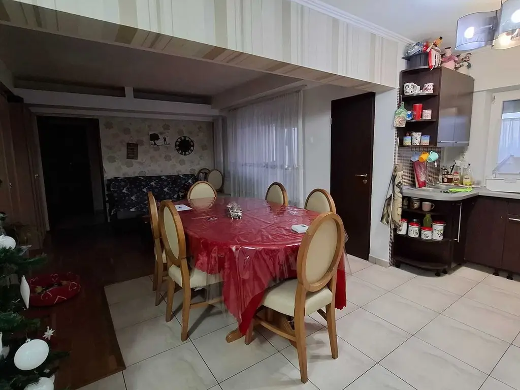 BRASADAS vinde ap cam etaj 2 in zona Avram Iancu.