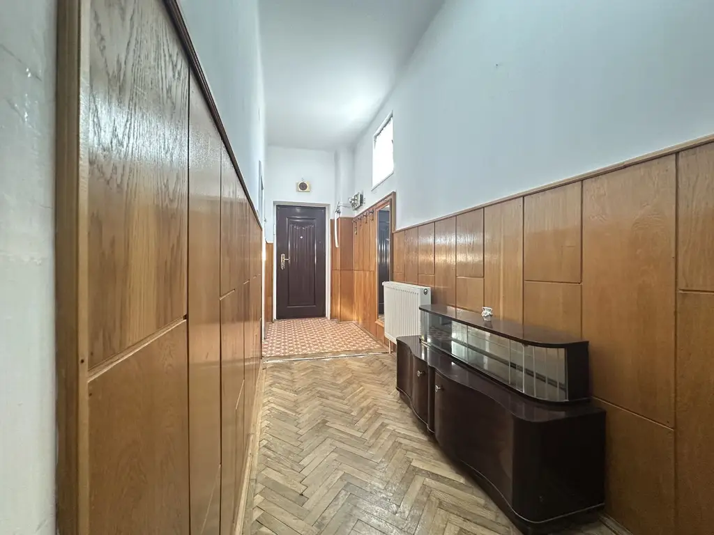 Apartament in casa spațios la doar 5-7 minute de Centrul Istoric