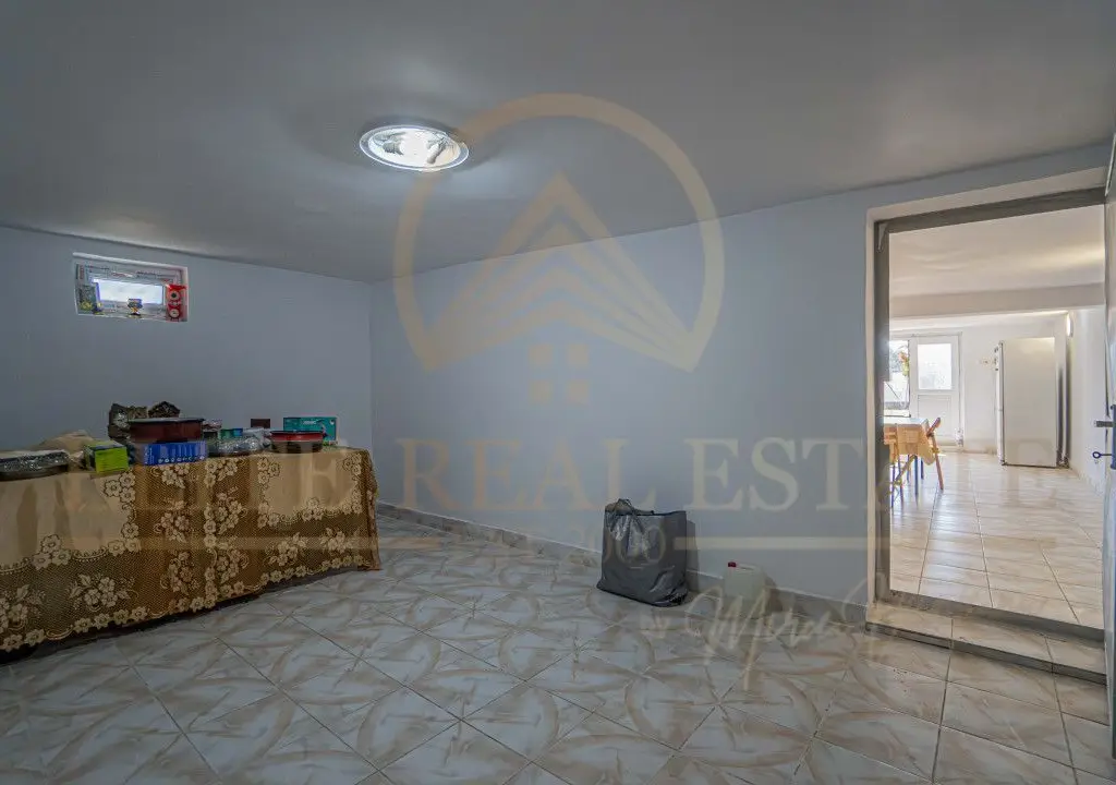 Agigea - Vila D+P+1E+M pe un teren de 772 mp cu o deschidere de 21,46 m.
