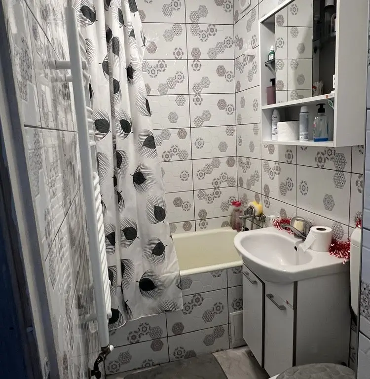 Vand Apartament 2 camere 4/4. Mobilat si utilat