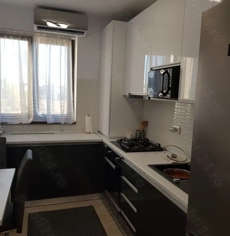 Apartament 3 camere, 80 mp utili, 2 locuri parcare, 2 bai, 2 balcoane