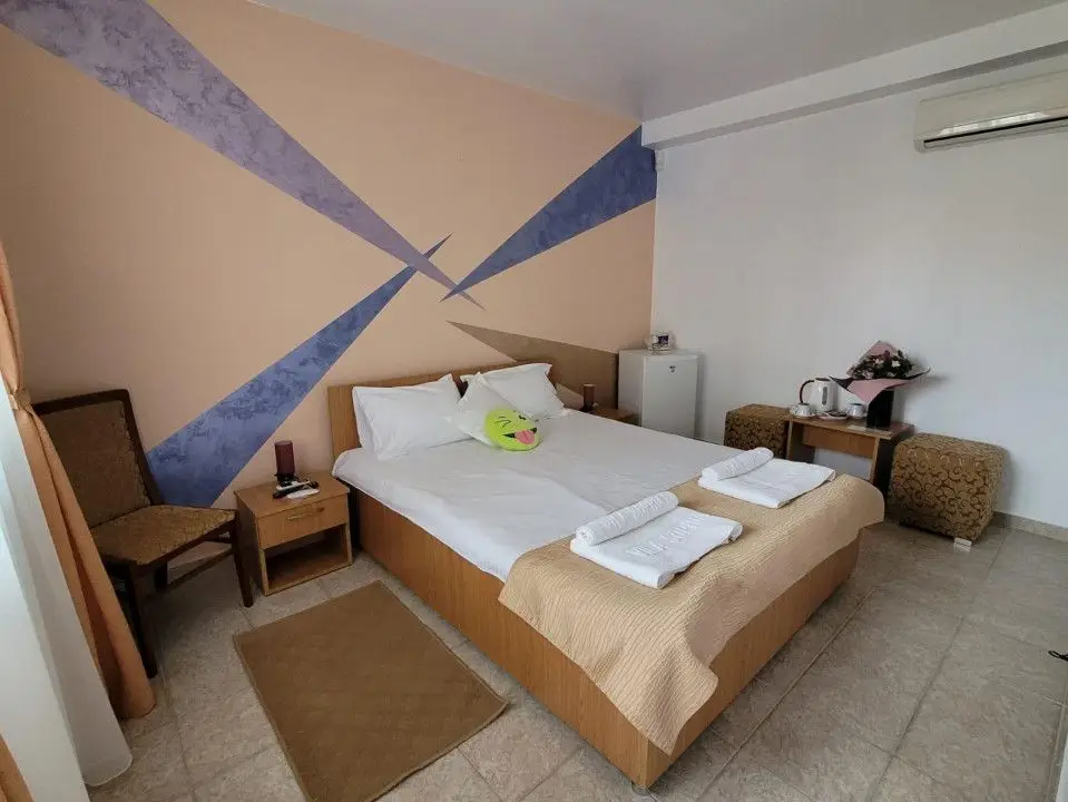 Vama Veche - Vila Sophia - Vânzare pensiune P+1E la cheie.