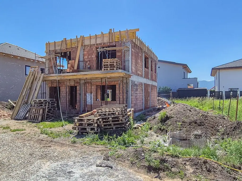 Casă Individuală nouă în Bartolomeu, Brașov - Predare Octombrie 2025!
