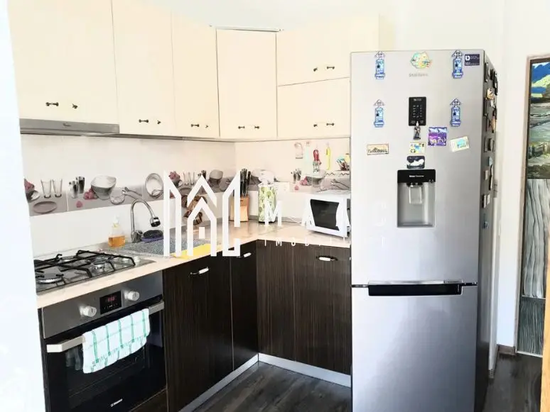 Apartament 3 camere | Etaj 2 | Parcare | Calea Cisnadiei