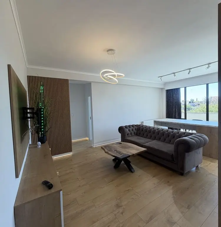 BRASADAS vinde ap Modern 2 cam 65 mp Bloc Nou Semicentral.