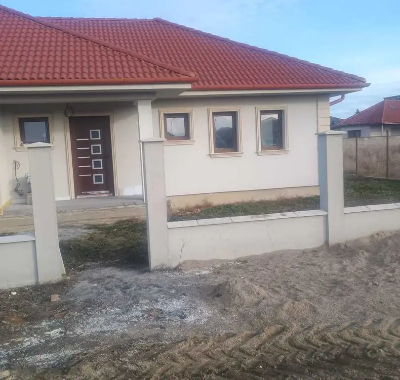 BRASADAS vinde casa semifinisata in zona Ispirescu.