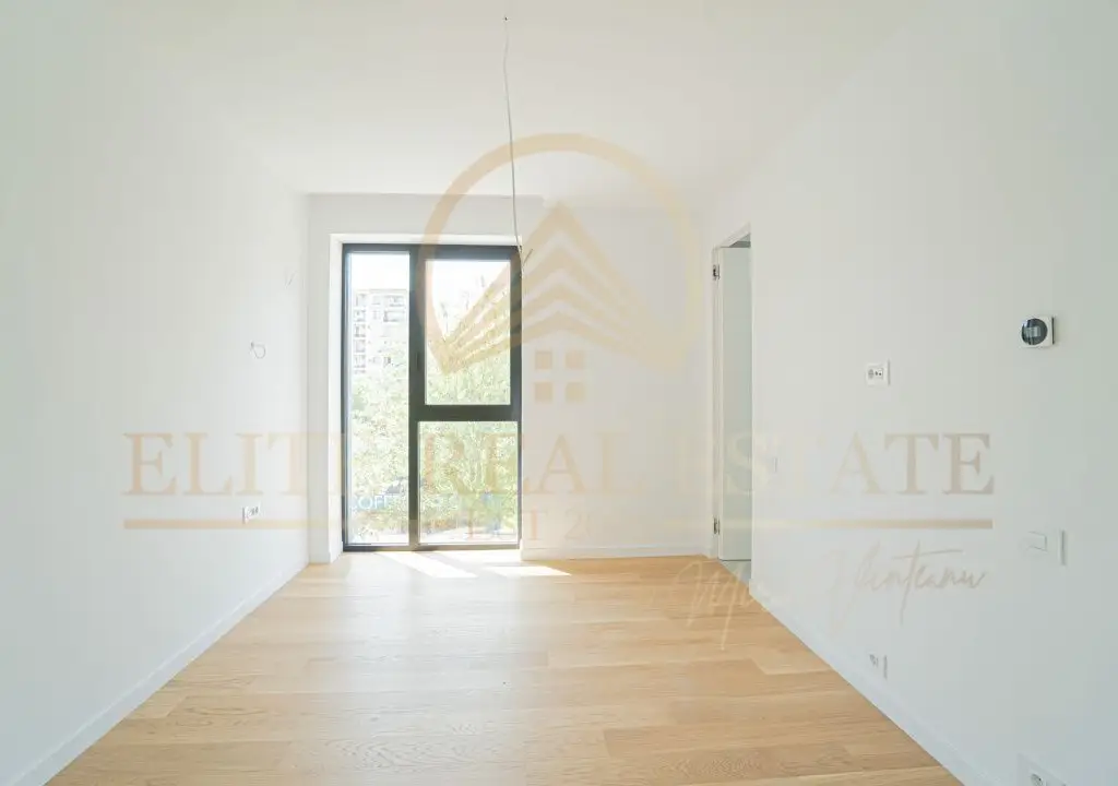 Stațiunea Mamaia - Vânzare apartament cu 4 camere, 3 bai cu vedere la lac.