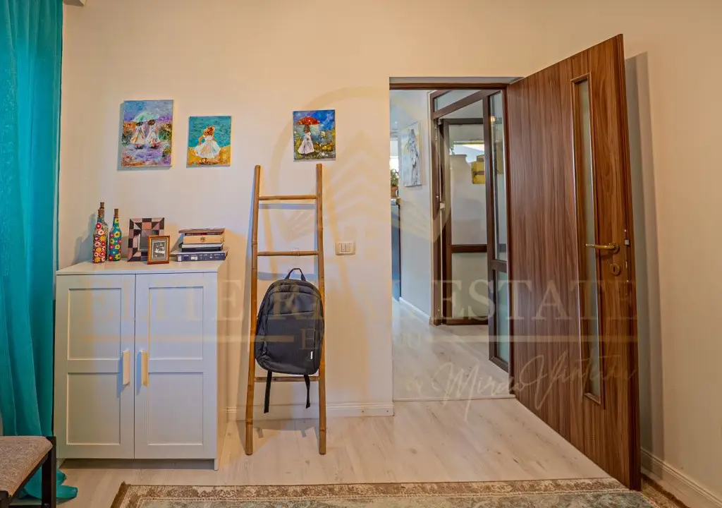 Viluta cocheta cu curte frumoasa in Mamaia Sat!