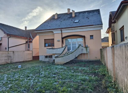 Casa RENOVATA partial 8 cam 6 ari 550mp garaj Ana Ipatescu.