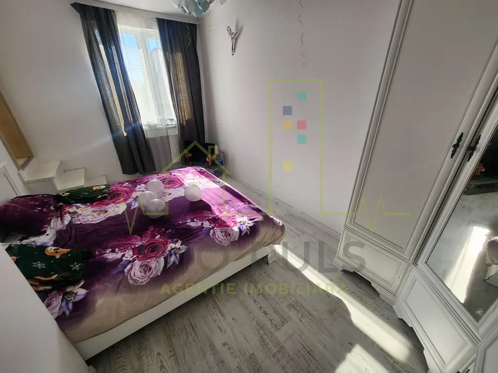 3 Camere. 2 Bai. Apartament pe 2 nivele. Pretabil investitie.
