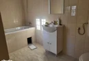 BRASADAS vinde casa cu etaj, partial RENOVATA în zona 14 Mai.
