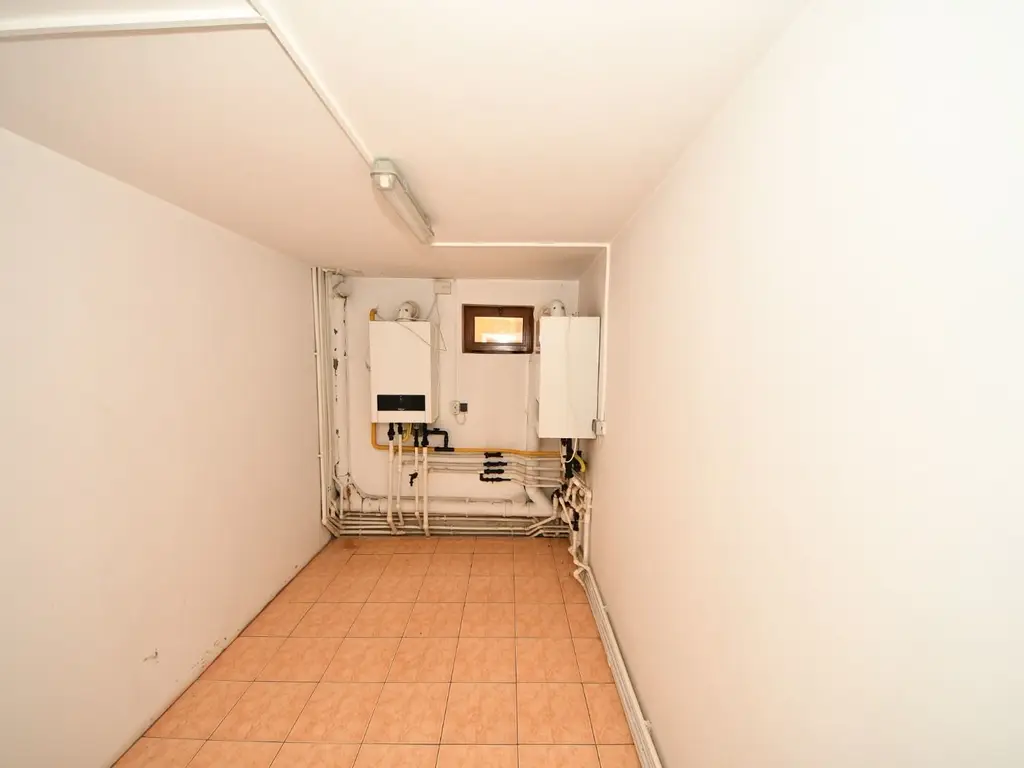 Vila spatioasa, pretabil pentru locuit/clinica, zona Micro 17 – Galati