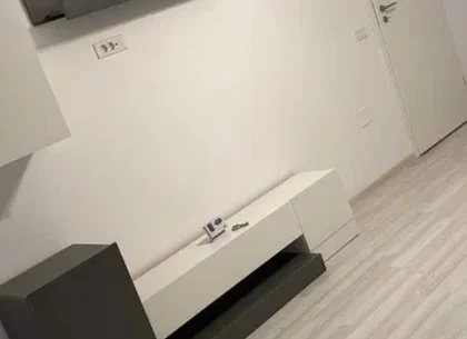 Ap. 2 cam. dec. de inchiriat  Et. 4/8  Bloc Nou Kristal Metalurgiei
