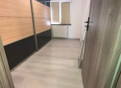 BRASADAS vinde ap 3 cam etaj 3/4 în Micro 17.