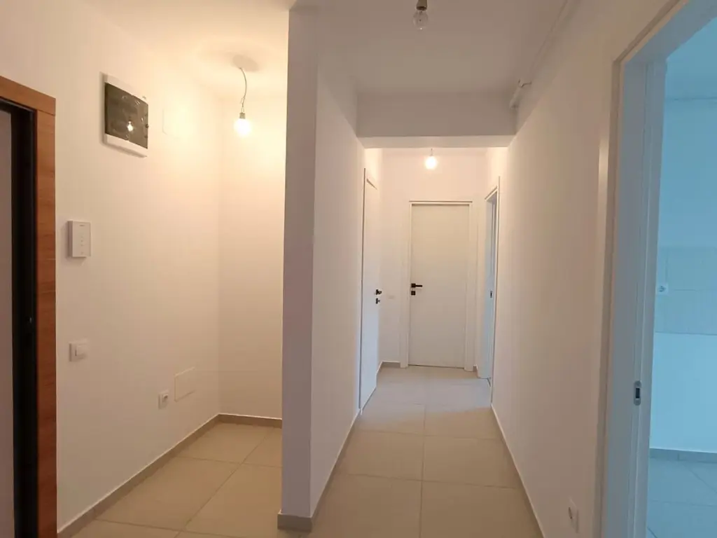 Vanzare apartament nou 2 camere zona Tractorul
