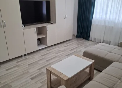 BRASADAS inchiriaza ap 2 cam PARTER zona Metalurgiei.