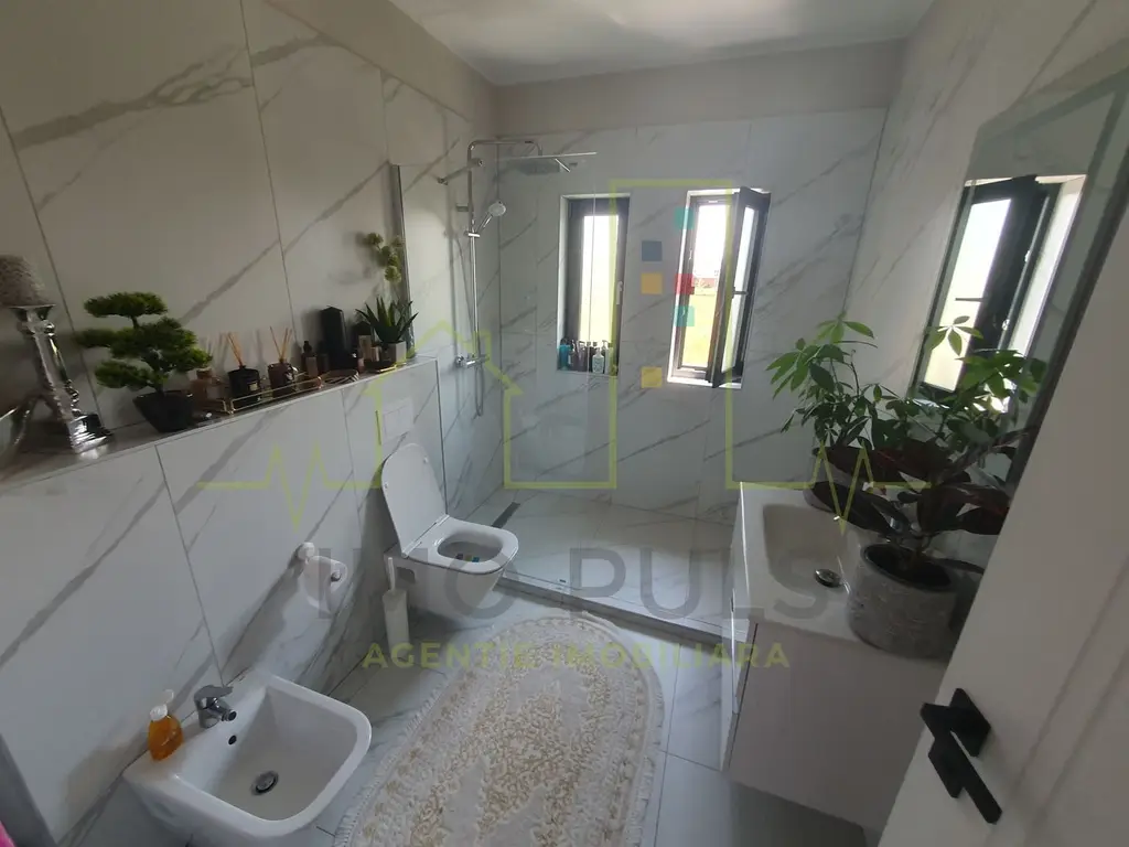Duplex cu 5 Camere. 3 Bai. Dormitor la parter. Finisat la cheie. Teren 334 mp