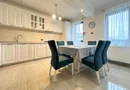 Vând apartament 3 camere 3 minute de Coresi complex ISARAN