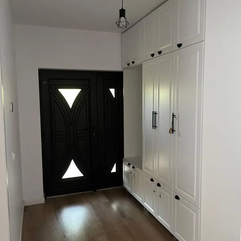 BRASADAS vinde casa tip PARTER cu garaj in zona Dara.