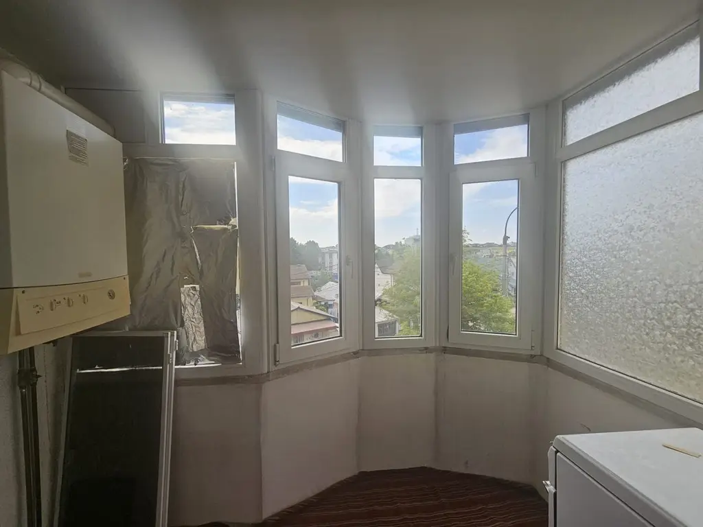 Apartament spațios 3 camere, 2 băi și 2 balcoane – Craiovei, Gh. Doja