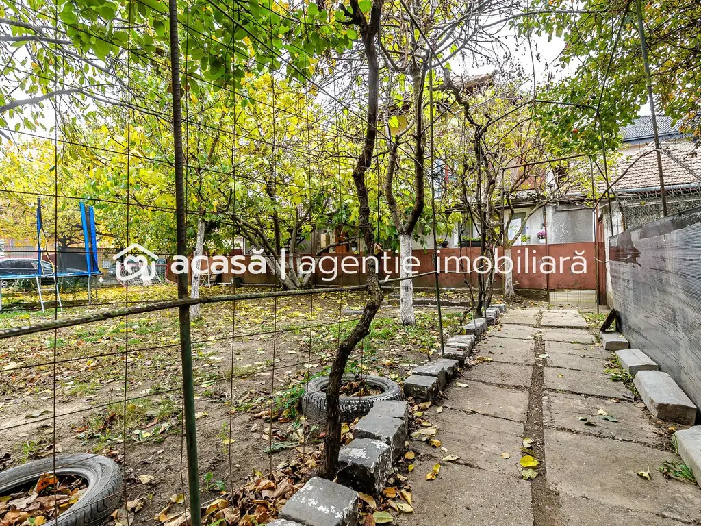 Locuință pentru familie mare apartament la casă, cu teren, Bujac.