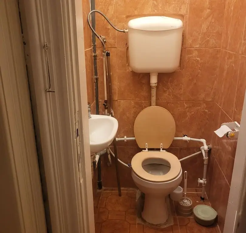 Vand apartament in vila