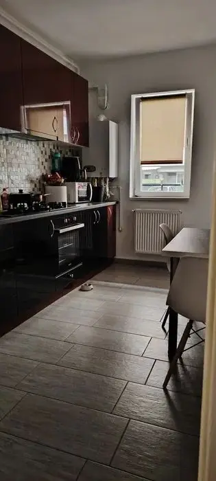 Apartament de Vanzare - 2 camere  51 mp - gradina + loc parcare
