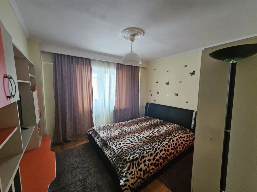 Apartament 2 camere, decomandat, Fratii Golesti